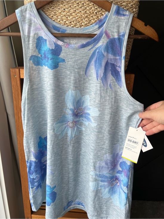 Old Navy Tops - Old Navy Women's Light Blue Floral Tank